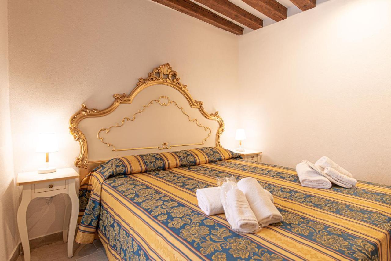 Ca' Leoncino - Venice Canal Front Apartment Exterior photo