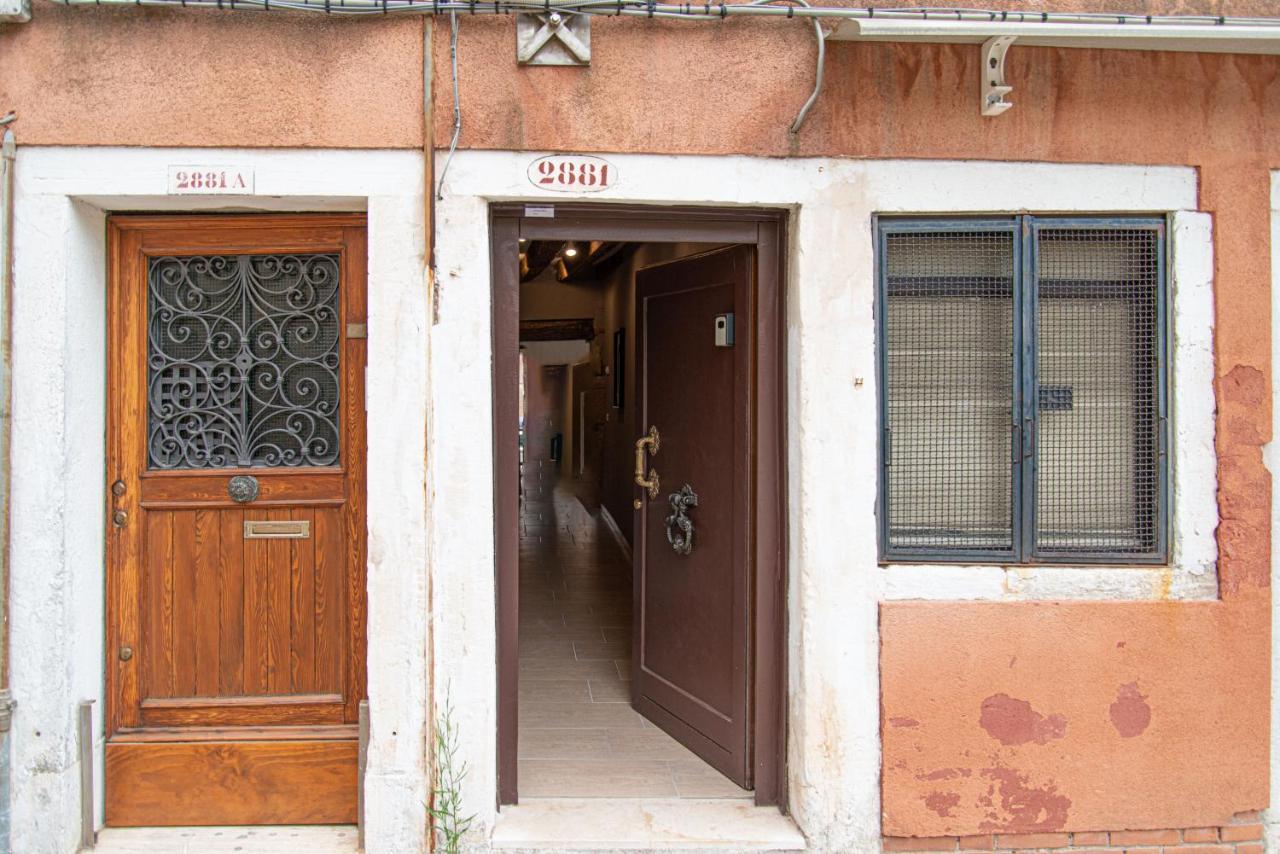Ca' Leoncino - Venice Canal Front Apartment Exterior photo