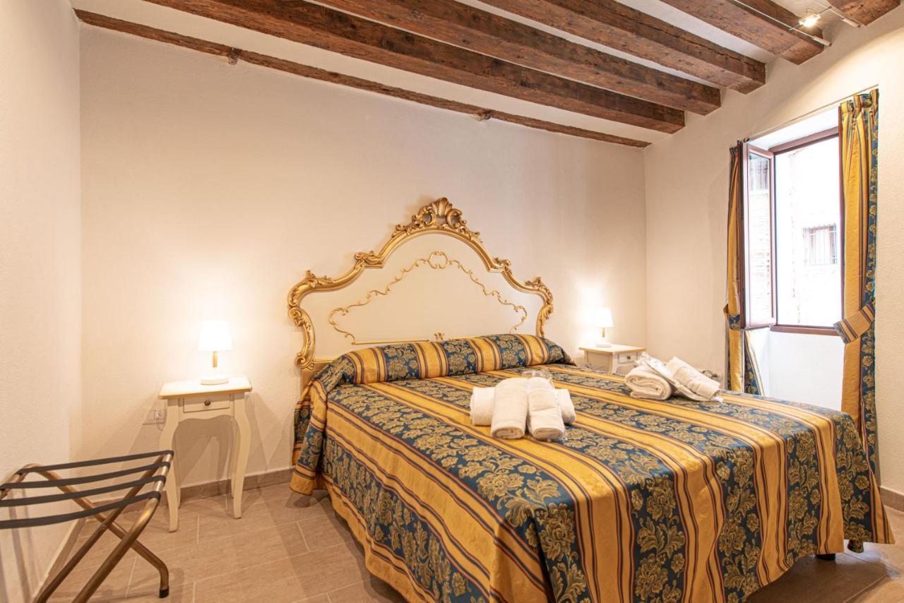 Ca' Leoncino - Venice Canal Front Apartment Exterior photo